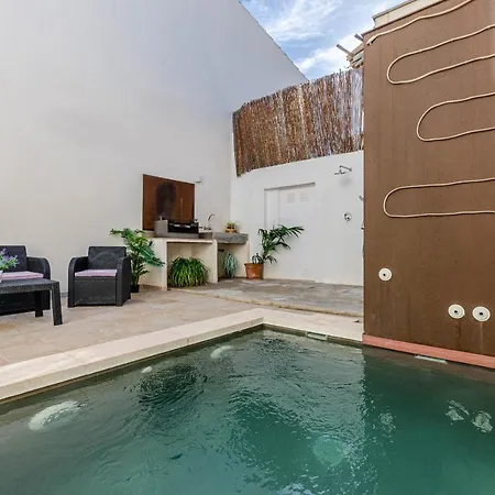 Holiday home Yourhouse Jordi, Air Conditioned House With Private Pool *