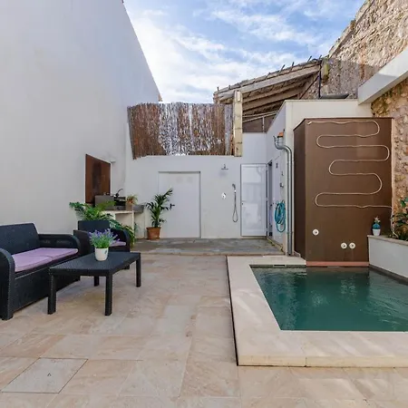 Yourhouse Jordi, Air Conditioned House With Private Pool Holiday home *