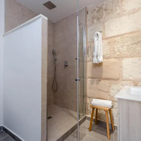 Yourhouse Jordi, Air Conditioned House With Private Pool