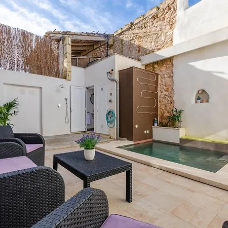 Yourhouse Jordi, Air Conditioned House With Private Pool Holiday home Muro