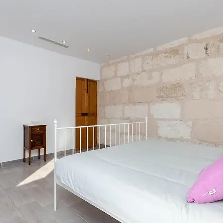 Yourhouse Jordi, Air Conditioned House With Private Pool Holiday home Muro