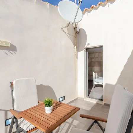 Yourhouse Jordi, Air Conditioned House With Private Pool