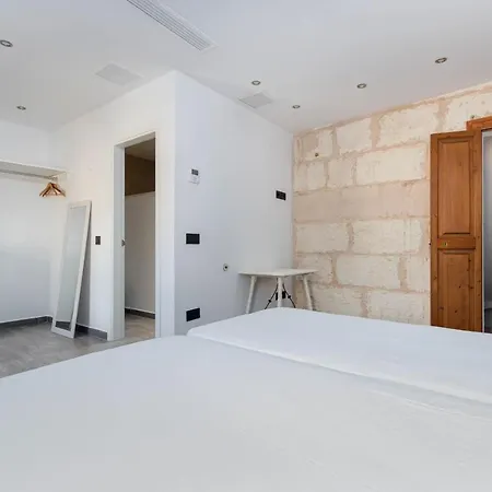 Сasa de vacaciones Yourhouse Jordi, Air Conditioned House With Private Pool *