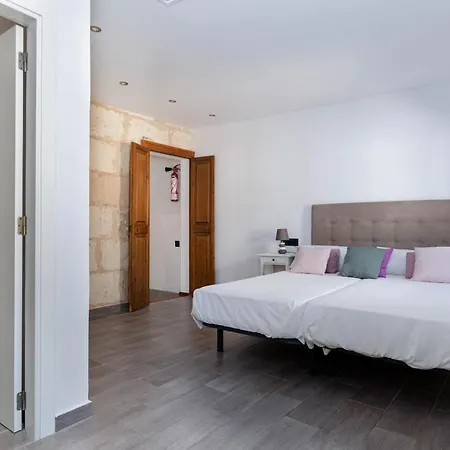 Yourhouse Jordi, Air Conditioned House With Private Pool