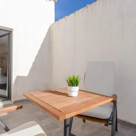 Сasa de vacaciones Yourhouse Jordi, Air Conditioned House With Private Pool